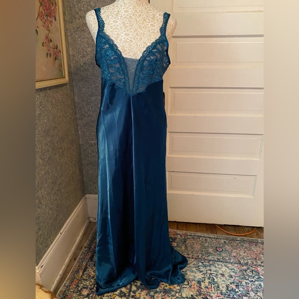 Vintage Victoria’s Secret gold label dark teal long satin nightgown negligee Med